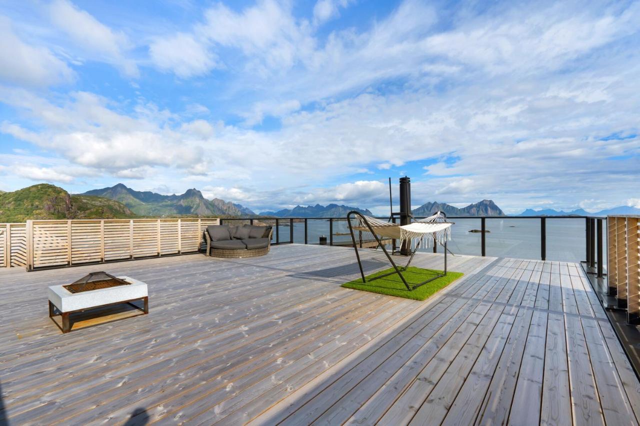 Nydelig Moderne Villa Med Fantastisk Beliggenhet. Kabelvåg Esterno foto